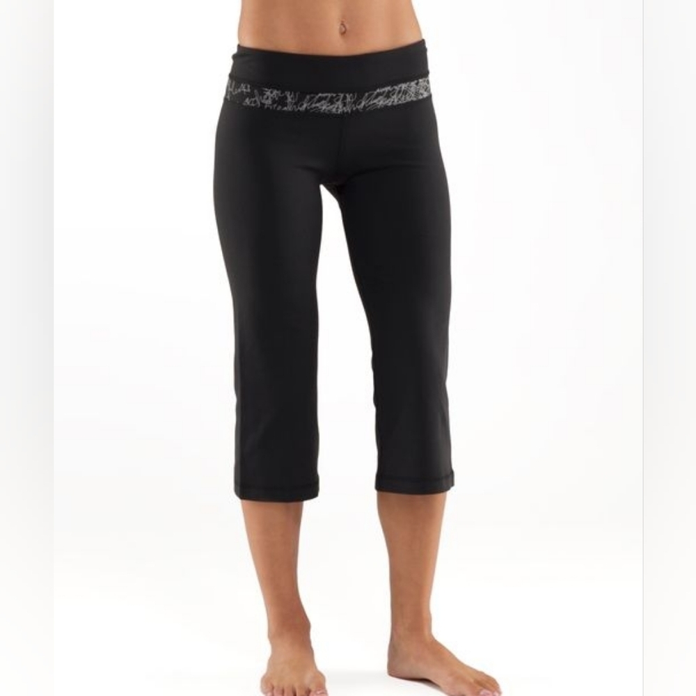Lululemon Reversible Groove Crop Black 4 NWT